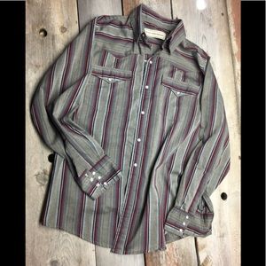 Bit and Bridle pearl snap western shirt. Men’s M - L